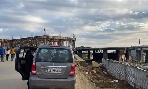 अनियमित निर्माण ने Bir Billing को कंक्रीट के जंगल में बदल दिया अनियमित निर्माण ने Bir Billing को कंक्रीट के जंगल में बदल दिया