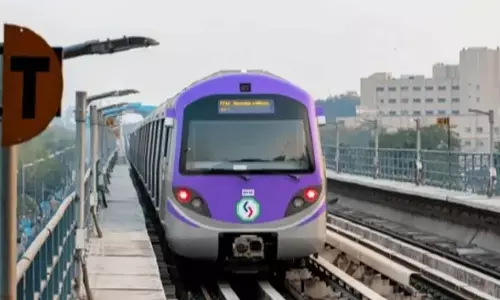 Kolkata: सोमवार से हावड़ा मैदान-एस्प्लेनेड मार्ग पर और मेट्रो ट्रेनें चलेंगी Kolkata: सोमवार से हावड़ा मैदान-एस्प्लेनेड मार्ग पर और मेट्रो ट्रेनें चलेंगी
