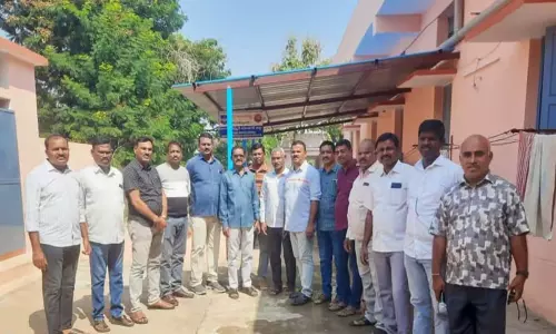 Hyderabad: करीमनगर के कांस्टेबलों ने सेवा को स्वयं से ऊपर माना Hyderabad: करीमनगर के कांस्टेबलों ने सेवा को स्वयं से ऊपर माना