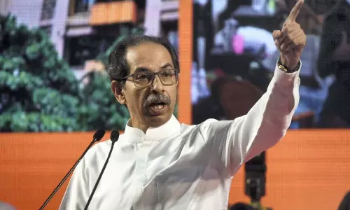 Maharashtra विधानसभा चुनाव: सीएम शिंदे पर हमला बोलते हुए बोले उद्धव ठाकरे Maharashtra विधानसभा चुनाव: सीएम शिंदे पर हमला बोलते हुए बोले उद्धव ठाकरे