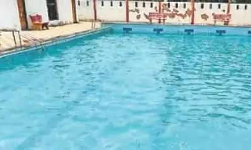 स्विमिंग पूल में 3 मौतें, एक दिन पहले ही रिसॉर्ट पहुंची थी ये तीनों लड़कियां