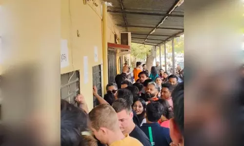 Sawai Madhopur : रणथंभौर में टिकट नहीं मिलने से नाराज होकर बुकिंग विंडो पर किया हंगामा Sawai Madhopur : रणथंभौर में टिकट नहीं मिलने से नाराज होकर बुकिंग विंडो पर किया हंगामा