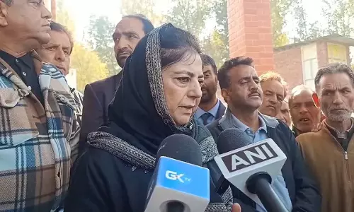 Mehbooba Mufti ने प्रोफेसर अब्दुल वाहिद कुरैशी के निधन पर शोक व्यक्त किया