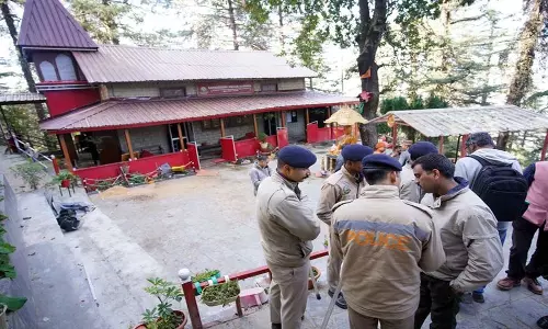 Shimla में दो हिंदू समूहों के बीच झड़प में सात लोग घायल Shimla में दो हिंदू समूहों के बीच झड़प में सात लोग घायल