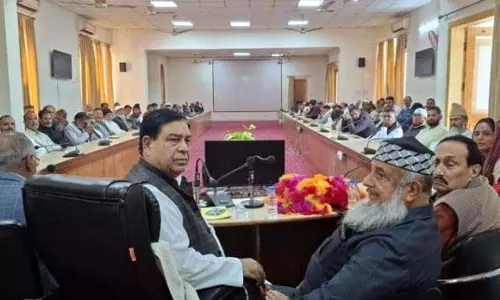 कांग्रेस की तथ्यान्वेषी टीम ने Rajouri का दौरा किया, कार्यकर्ताओं से बातचीत की कांग्रेस की तथ्यान्वेषी टीम ने Rajouri का दौरा किया, कार्यकर्ताओं से बातचीत की