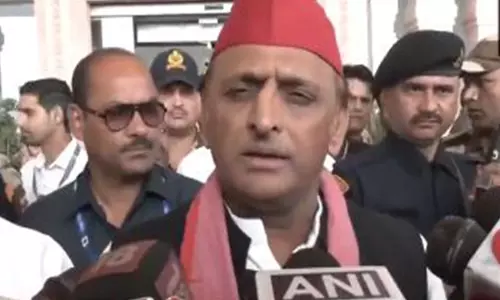 सरकार की लापरवाही और असावधानी के कारण 10 बच्चों की मौत हो गई: Jhansi अग्निकांड पर अखिलेश यादव