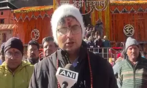 Chamoli DM ने शीतकालीन बंद से पहले बद्रीनाथ धाम में व्यवस्थाओं की समीक्षा की Chamoli DM ने शीतकालीन बंद से पहले बद्रीनाथ धाम में व्यवस्थाओं की समीक्षा की