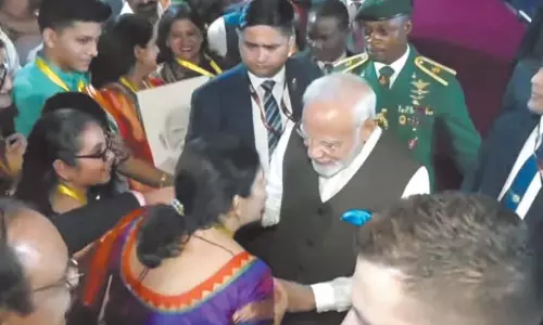 नाइजीरिया में PM मोदी ने रायपुर के निवासियों से की मुलाकात