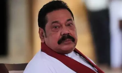 महिंदा राजपक्षे ने Sri Lanka की राजनीति में बने रहने की कसम खाई महिंदा राजपक्षे ने Sri Lanka की राजनीति में बने रहने की कसम खाई