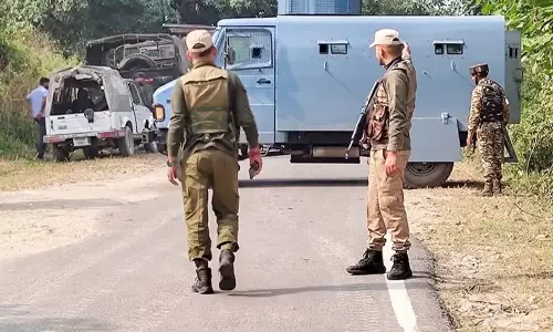 Baramulla में भारी मात्रा में हथियार और गोलाबारूद के साथ आतंकवादी संदिग्ध गिरफ्तार Baramulla में भारी मात्रा में हथियार और गोलाबारूद के साथ आतंकवादी संदिग्ध गिरफ्तार