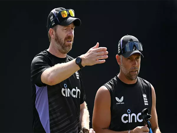 England के प्रमुख व्हाइट-बॉल बैकरूम स्टाफ के सदस्य चले गए