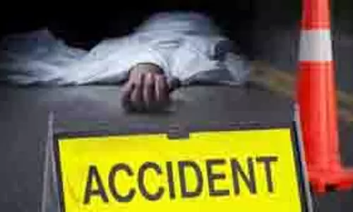 Punjab Accident: दर्दनाक हादसा, तेज रफ्तार कार ने रेहड़े चालक को कुचला Punjab Accident: दर्दनाक हादसा, तेज रफ्तार कार ने रेहड़े चालक को कुचला