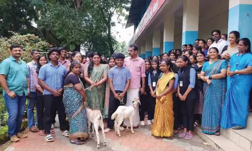 Kerala: केरल सरकार के स्कूली छात्रों का ‘बकरी बैंक’ स्थानीय समुदाय की सेवा करेगा Kerala: केरल सरकार के स्कूली छात्रों का ‘बकरी बैंक’ स्थानीय समुदाय की सेवा करेगा