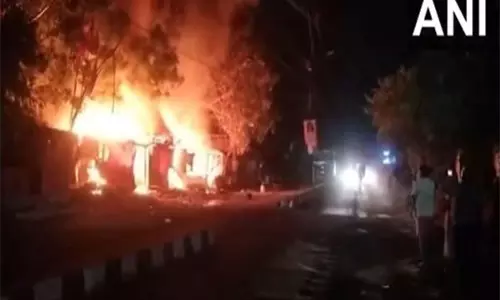 Chitrakoot में आग लगने से 3 दुकानें जलकर खाक, कोई हताहत नहीं