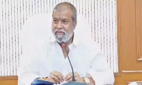 Telangana: स्वास्थ्य मंत्री ने रैगिंग करने वालों के खिलाफ कार्रवाई करने का निर्देश दिया Telangana: स्वास्थ्य मंत्री ने रैगिंग करने वालों के खिलाफ कार्रवाई करने का निर्देश दिया