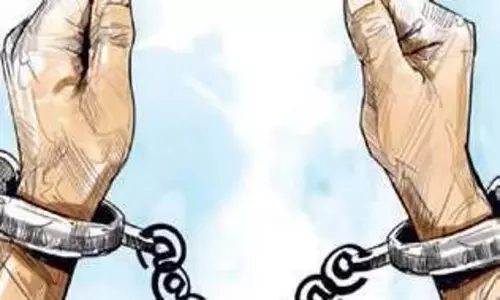Odisha: ओडिशा में भाजपा नेता के कार्यालय में उपद्रवियों ने की तोड़फोड़ Odisha: ओडिशा में भाजपा नेता के कार्यालय में उपद्रवियों ने की तोड़फोड़