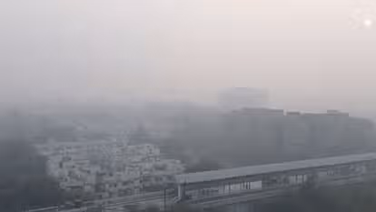 Weather : पंजाब-हरियाणा में कोहरे तो दिल्ली में स्मॉग का असर Weather : पंजाब-हरियाणा में कोहरे तो दिल्ली में स्मॉग का असर
