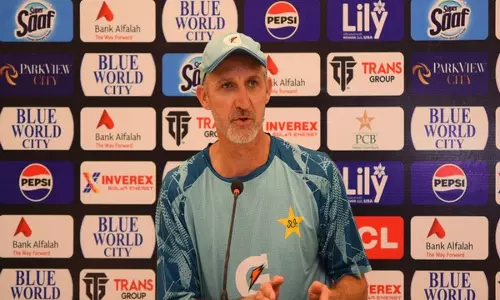 PCB ने जेसन गिलेस्पी को हटाए जाने की खबरों का खंडन किया PCB ने जेसन गिलेस्पी को हटाए जाने की खबरों का खंडन किया