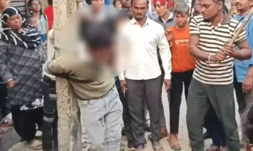 Haryana : फरीदाबाद में नाबालिग लड़की से छेड़छाड़ की कोशिश करने वाले युवक की पिटाई Haryana : फरीदाबाद में नाबालिग लड़की से छेड़छाड़ की कोशिश करने वाले युवक की पिटाई