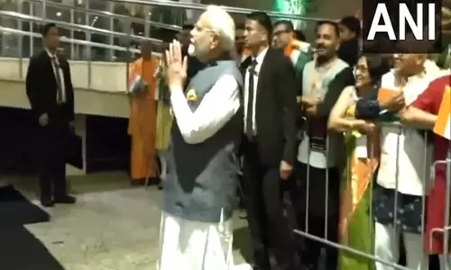 प्रधानमंत्री मोदी का Brazil में भारतीय प्रवासियों ने गर्मजोशी से स्वागत किया प्रधानमंत्री मोदी का Brazil में भारतीय प्रवासियों ने गर्मजोशी से स्वागत किया