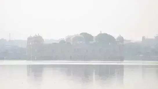 Weather: राजस्थान में बढ़ी सर्दी, ठंडी हवा के साथ घना कोहरा भी छाया Weather: राजस्थान में बढ़ी सर्दी, ठंडी हवा के साथ घना कोहरा भी छाया