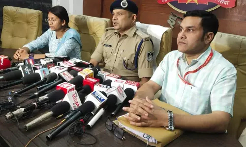 Indore: साइबर ठगी के आरोपित के. कृष्ण कुमार साइबराबाद से गिरफ्तार Indore: साइबर ठगी के आरोपित के. कृष्ण कुमार साइबराबाद से गिरफ्तार