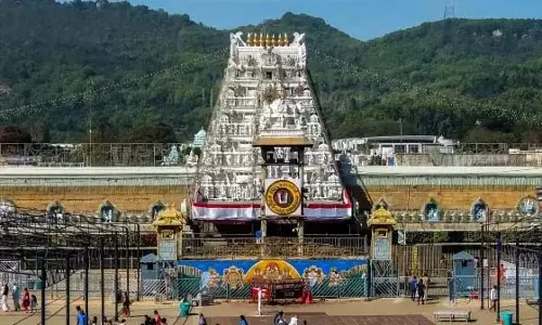 Tirupati में उमड़ी भक्तों की भीड़: लोगों ने सेवन माउंटेन का किया दौरा ?