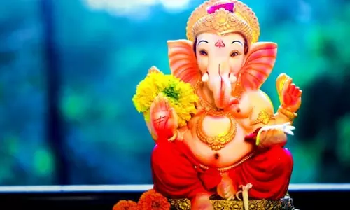 Sankashti Chaturthi: सुख-सौभाग्य में बढ़ोत्तरी के लिए आज इस मुहूर्त में करें पूजा