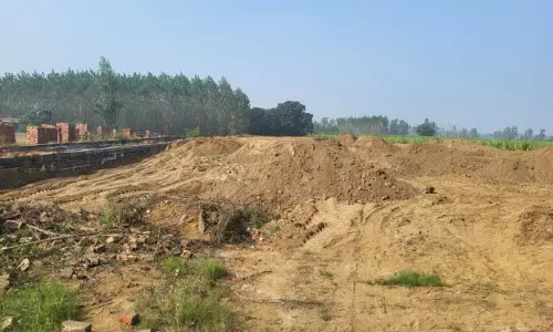 Muzaffarnagar: पुरकाजी बाइपास पर चल रहा है मिट्टी का अवैध खनन
