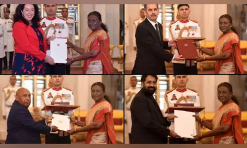 छह देशों के राजदूतों ने President Draupadi Murmu को परिचय पत्र प्रस्तुत किए