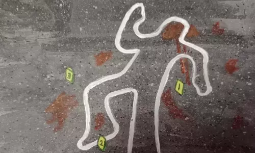 Mulugu: 2 महीने में 20 मौतों के बाद ग्रामीणों में दहशत Mulugu: 2 महीने में 20 मौतों के बाद ग्रामीणों में दहशत