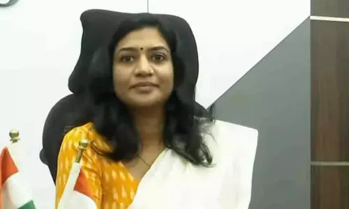 Kerala : सीपीएम ने विरोध मार्च के बाद कलेक्टर को शिकायत सौंपी Kerala : सीपीएम ने विरोध मार्च के बाद कलेक्टर को शिकायत सौंपी