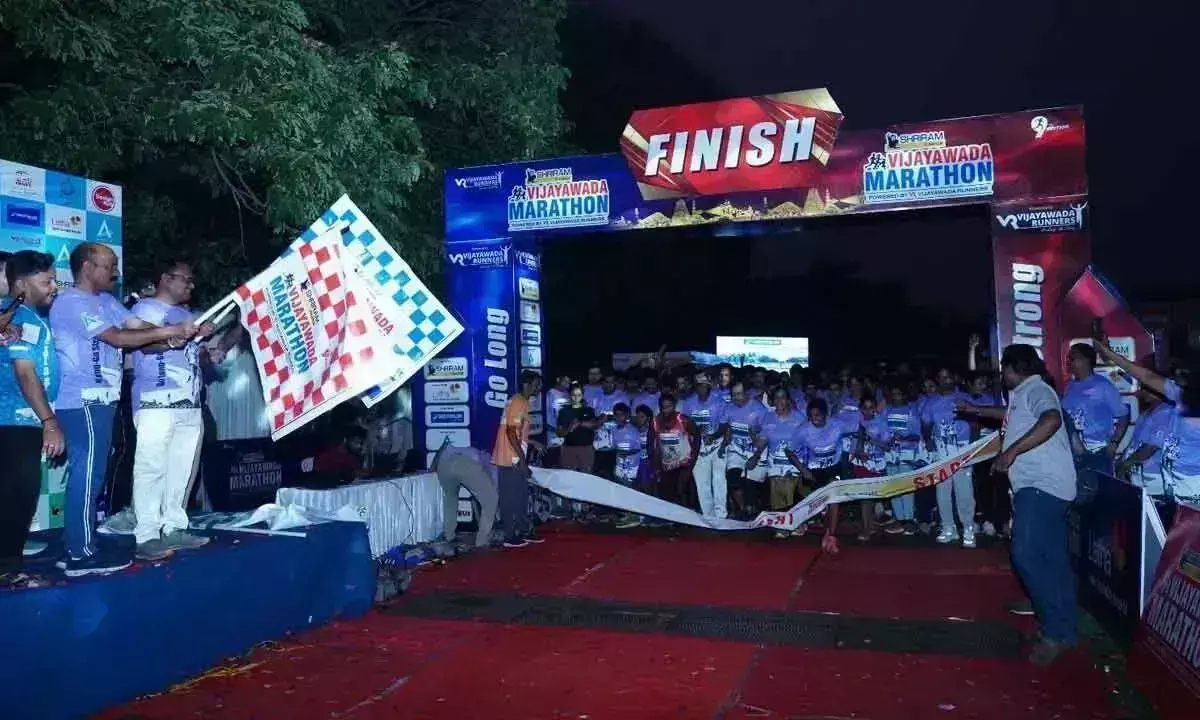 Andhra Pradesh: विजयवाड़ा मैराथन को जबरदस्त प्रतिक्रिया मिली Andhra Pradesh: विजयवाड़ा मैराथन को जबरदस्त प्रतिक्रिया मिली