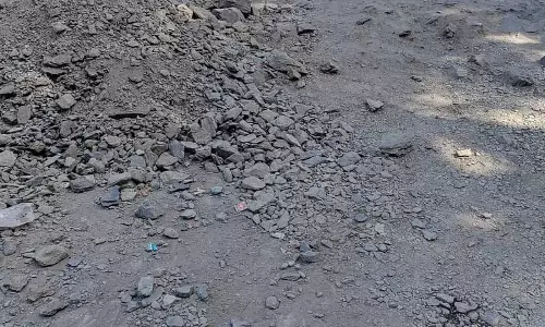 संजौली-IGMC मार्ग पर खतरनाक रास्ता, शिमला में स्ट्रीट लाइटें बंद