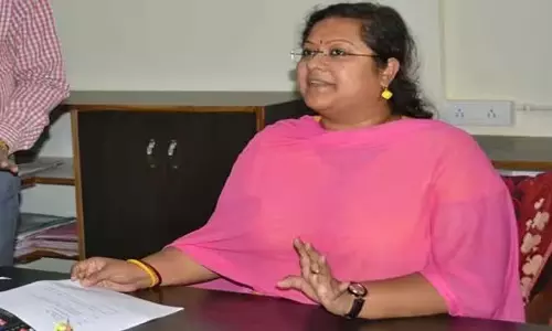 CG BREAKING: सौम्या चौरसिया को EOW ने कोर्ट में पेश किया