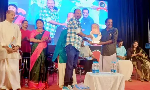 Kerala: एबल सी. एलेक्स को जयन मेमोरियल पुरस्कार Kerala: एबल सी. एलेक्स को जयन मेमोरियल पुरस्कार