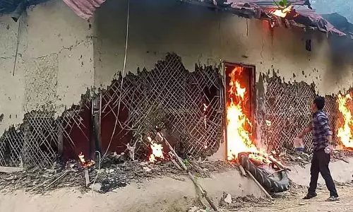 Manipur के भाजपा विधायक के पैतृक घर पर इंफाल में भीड़ ने तोड़फोड़ की