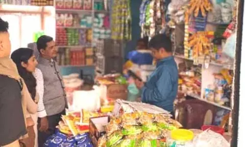 Sikkim : रेनॉक बाजार में स्वच्छता और प्लास्टिक प्रतिबंध को लेकर समन्वय बैठक आयोजित Sikkim : रेनॉक बाजार में स्वच्छता और प्लास्टिक प्रतिबंध को लेकर समन्वय बैठक आयोजित