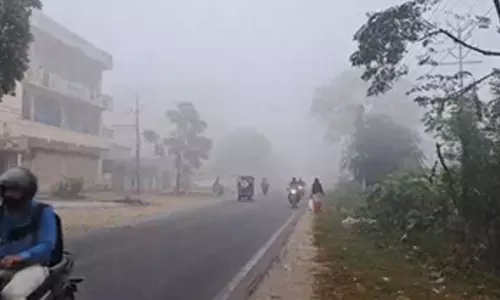 हरिद्वार में छाया घना कोहरा, आवाजाही में हो रही मुश्किल हरिद्वार में छाया घना कोहरा, आवाजाही में हो रही मुश्किल