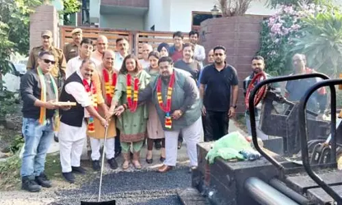 Randhawa-Manyal ने चन्नी हिम्मत में ब्लैकटॉपिंग की शुरुआत की Randhawa-Manyal ने चन्नी हिम्मत में ब्लैकटॉपिंग की शुरुआत की