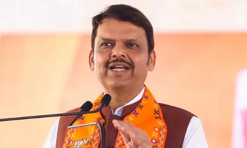 अजित पवार भी जल्द भगवा हो जाएंगे: Devendra Fadnavis अजित पवार भी जल्द भगवा हो जाएंगे: Devendra Fadnavis