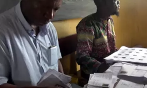Gabon ने जनमत संग्रह में नए संविधान को मंजूरी दी
