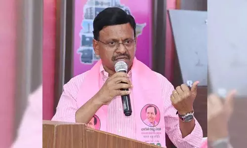 MLC मधुसूदन ने सोशल मीडिया एक्टिविस्ट कोनाथम दिलीप की गिरफ्तारी की निंदा की MLC मधुसूदन ने सोशल मीडिया एक्टिविस्ट कोनाथम दिलीप की गिरफ्तारी की निंदा की