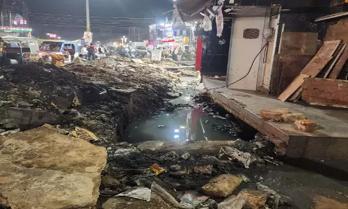 बैजनाथपारा में नगर निगम जागा, नाले की सफाई का बीड़ा उठाया बैजनाथपारा में नगर निगम जागा, नाले की सफाई का बीड़ा उठाया