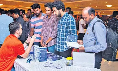 Hyderabad: भारत ने इस वर्ष किसी भी अन्य देश की तुलना में अमेरिका में सबसे अधिक छात्र भेजे Hyderabad: भारत ने इस वर्ष किसी भी अन्य देश की तुलना में अमेरिका में सबसे अधिक छात्र भेजे