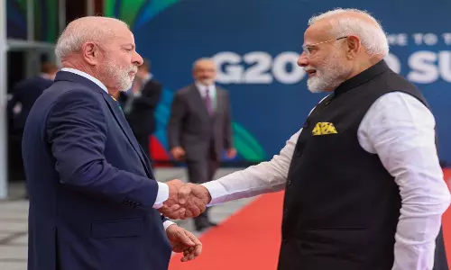 ब्राज़ील के राष्ट्रपति ने PM मोदी किया स्वागत, देखें वीडियो... ब्राज़ील के राष्ट्रपति ने PM मोदी किया स्वागत, देखें वीडियो...