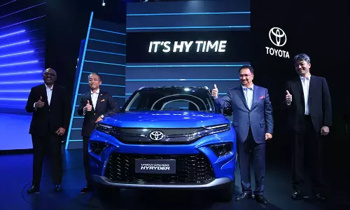 Toyota Urban क्रूजर हाइराइडर ने भारत में 1 लाख बिक्री के साथ बेंचमार्क स्थापित किया