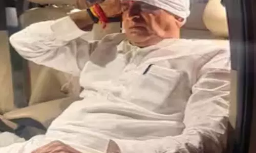BIG BREAKING: अनिल देशमुख की कार पर पथराव, सिर पर लगी गहरी चोट