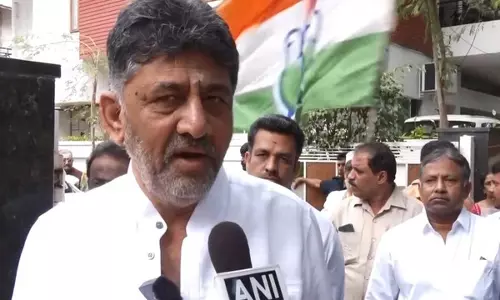 किसी का भोजन नहीं छीना जा रहा, केवल BPL कार्ड धारकों की पात्रता की समीक्षा की जा रही: DK Shivakumar किसी का भोजन नहीं छीना जा रहा, केवल BPL कार्ड धारकों की पात्रता की समीक्षा की जा रही: DK Shivakumar