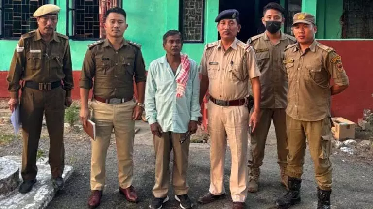 Assam: सेजोसा पुलिस ने डाक धोखाधड़ी रैकेट का भंडाफोड़ किया